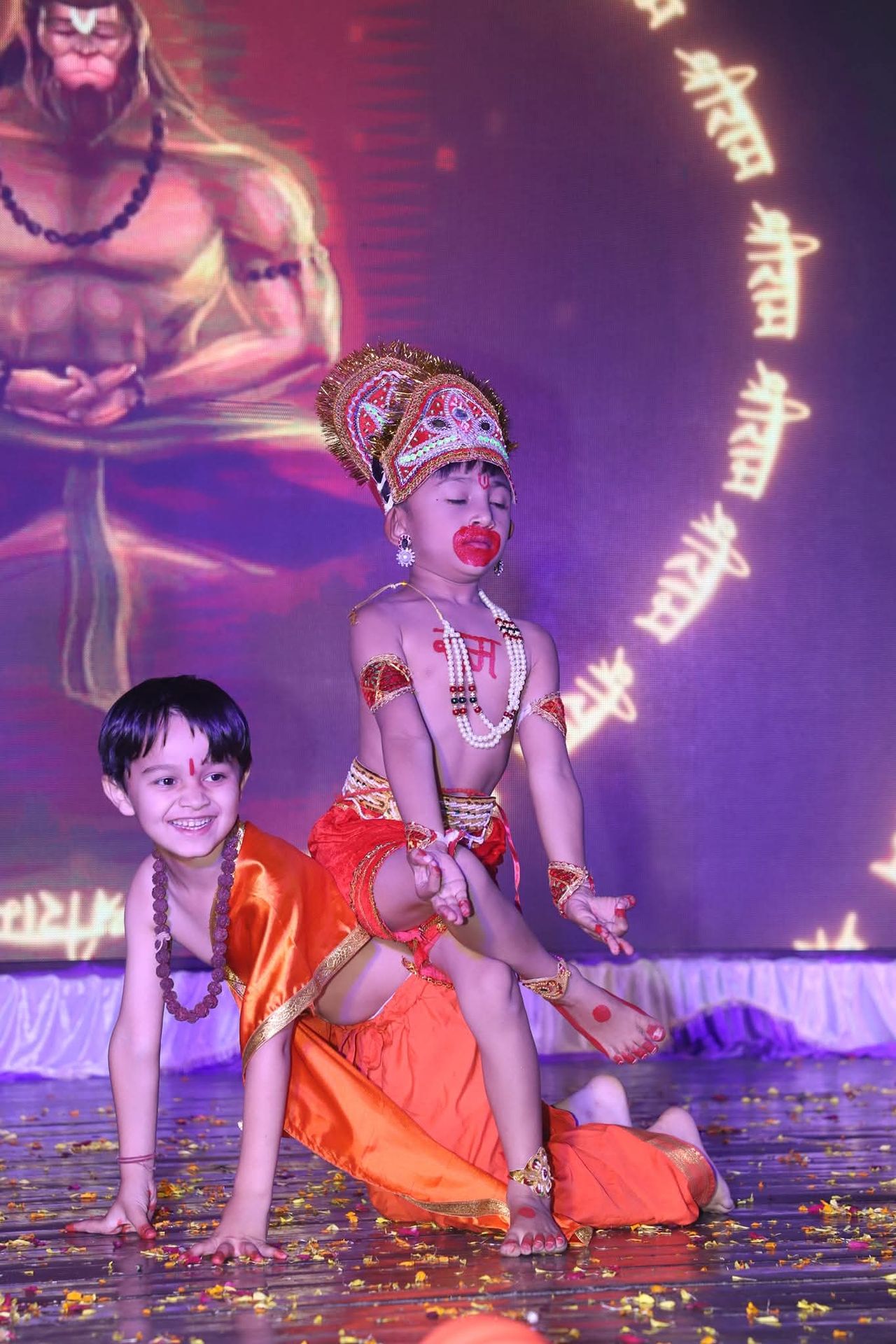 Kids stage performance at Little Wonders Preschool annual function